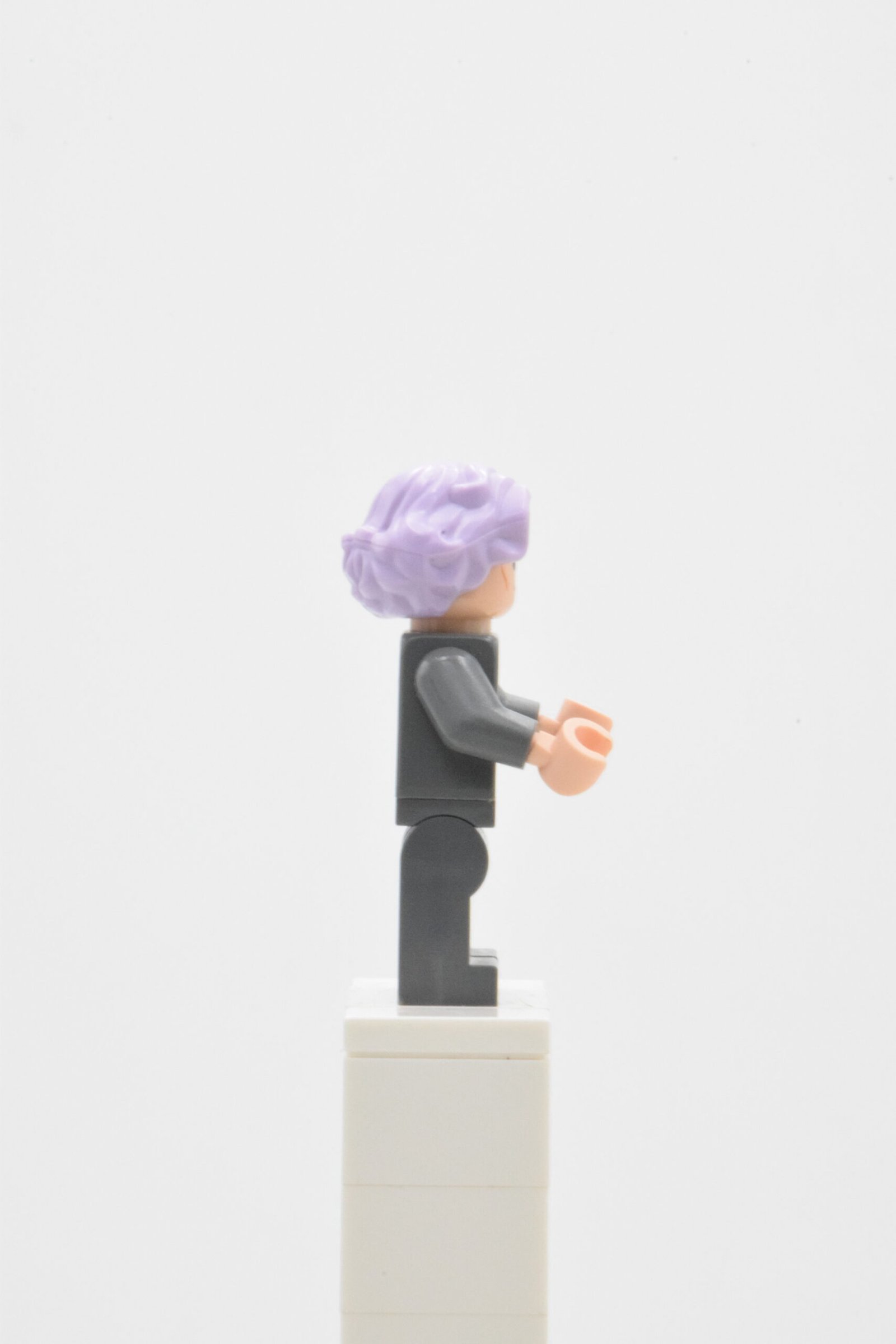 sw0863 - Vice Admiral Holdo – Image 2