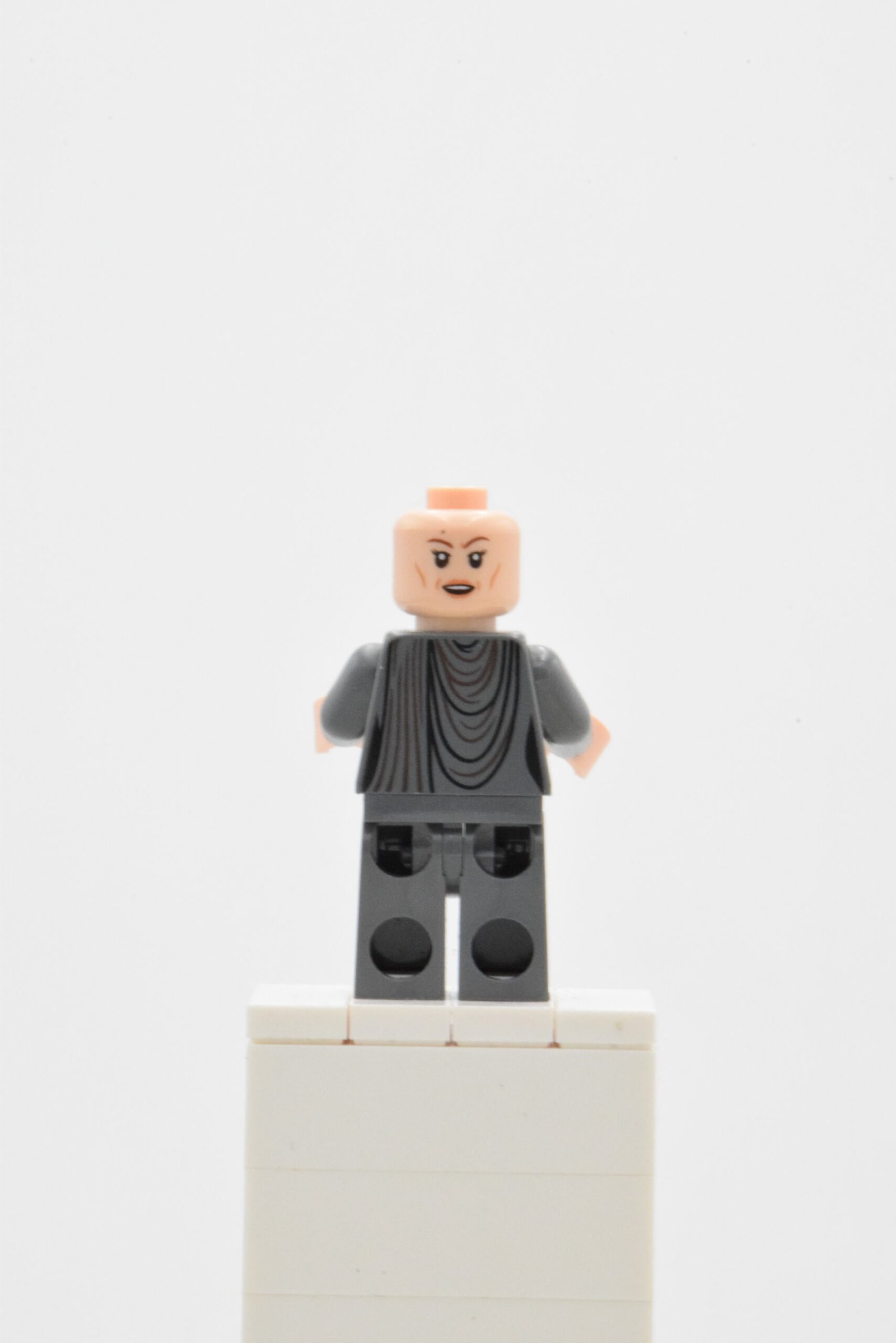 sw0863 - Vice Admiral Holdo – Image 5