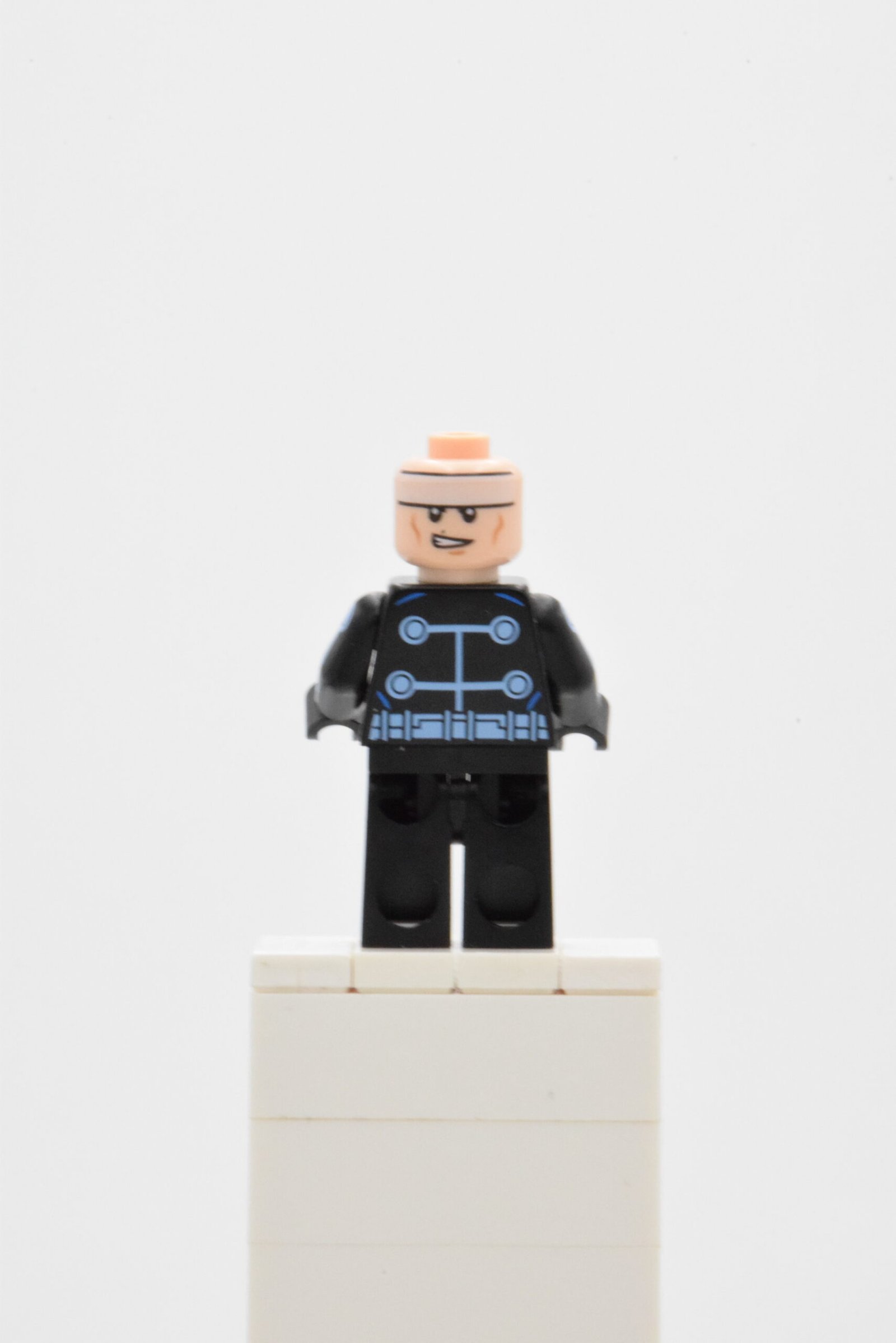 sh0046 - Batman - Electro Suit – Image 6