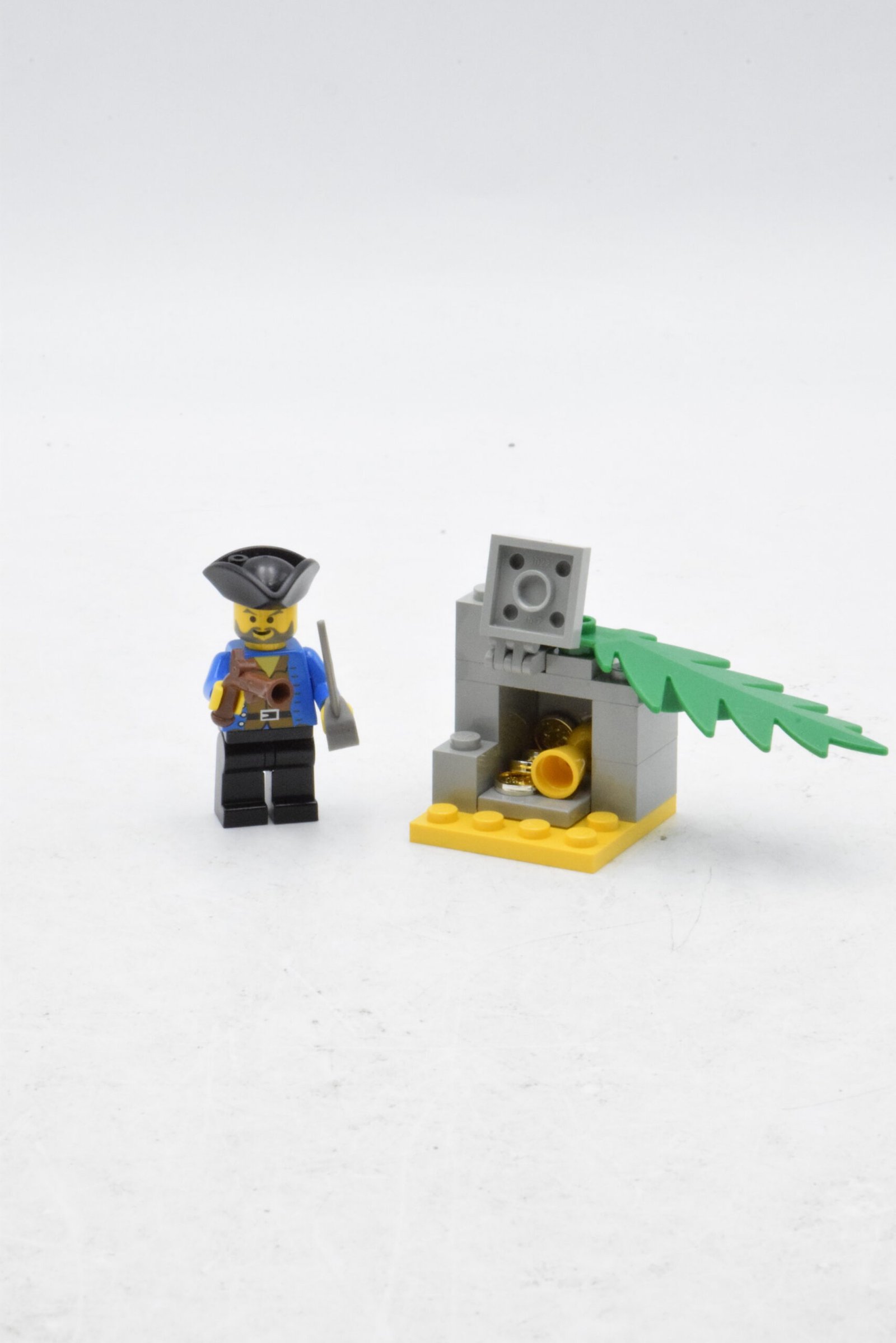 1747 - Treasure Surprise – Image 3
